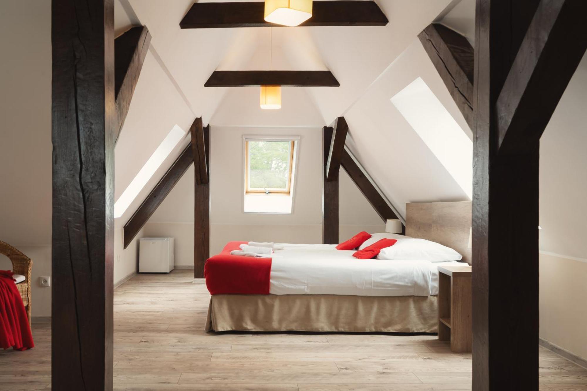 Stary Mlyn Strzeszyn Hotel Lubowo  ภายนอก รูปภาพ
