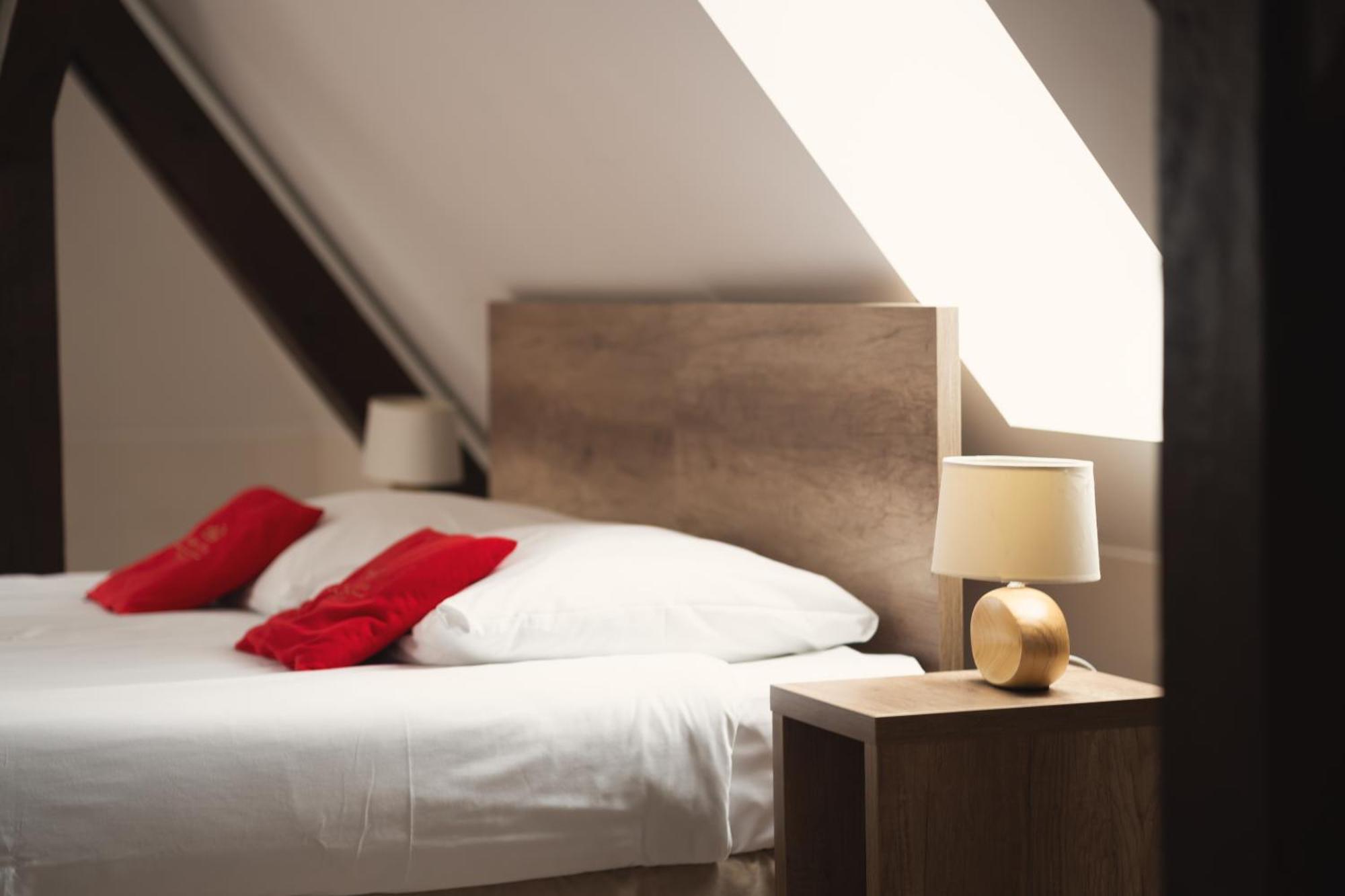 Stary Mlyn Strzeszyn Hotel Lubowo  ภายนอก รูปภาพ