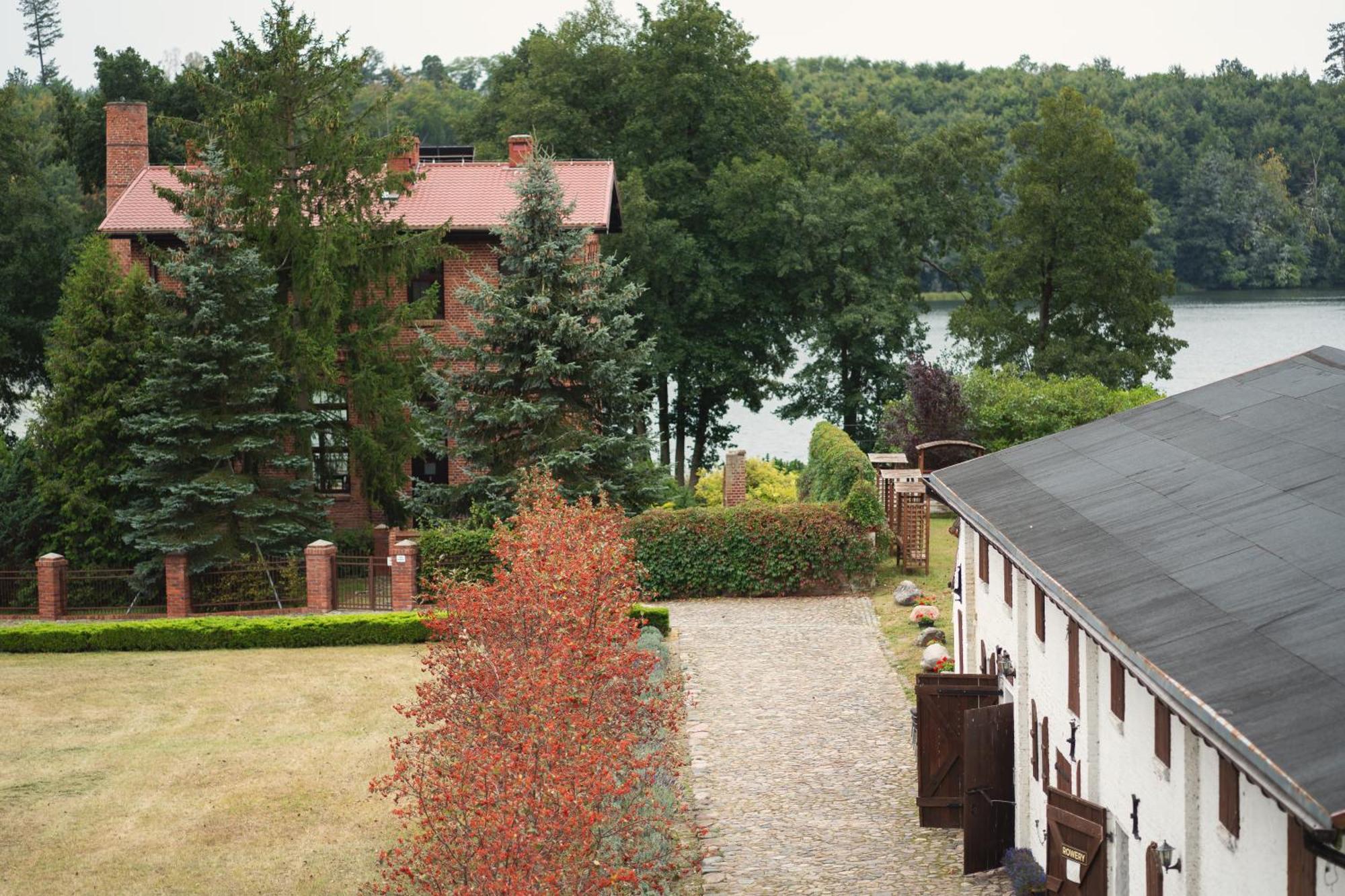 Stary Mlyn Strzeszyn Hotel Lubowo  ภายนอก รูปภาพ