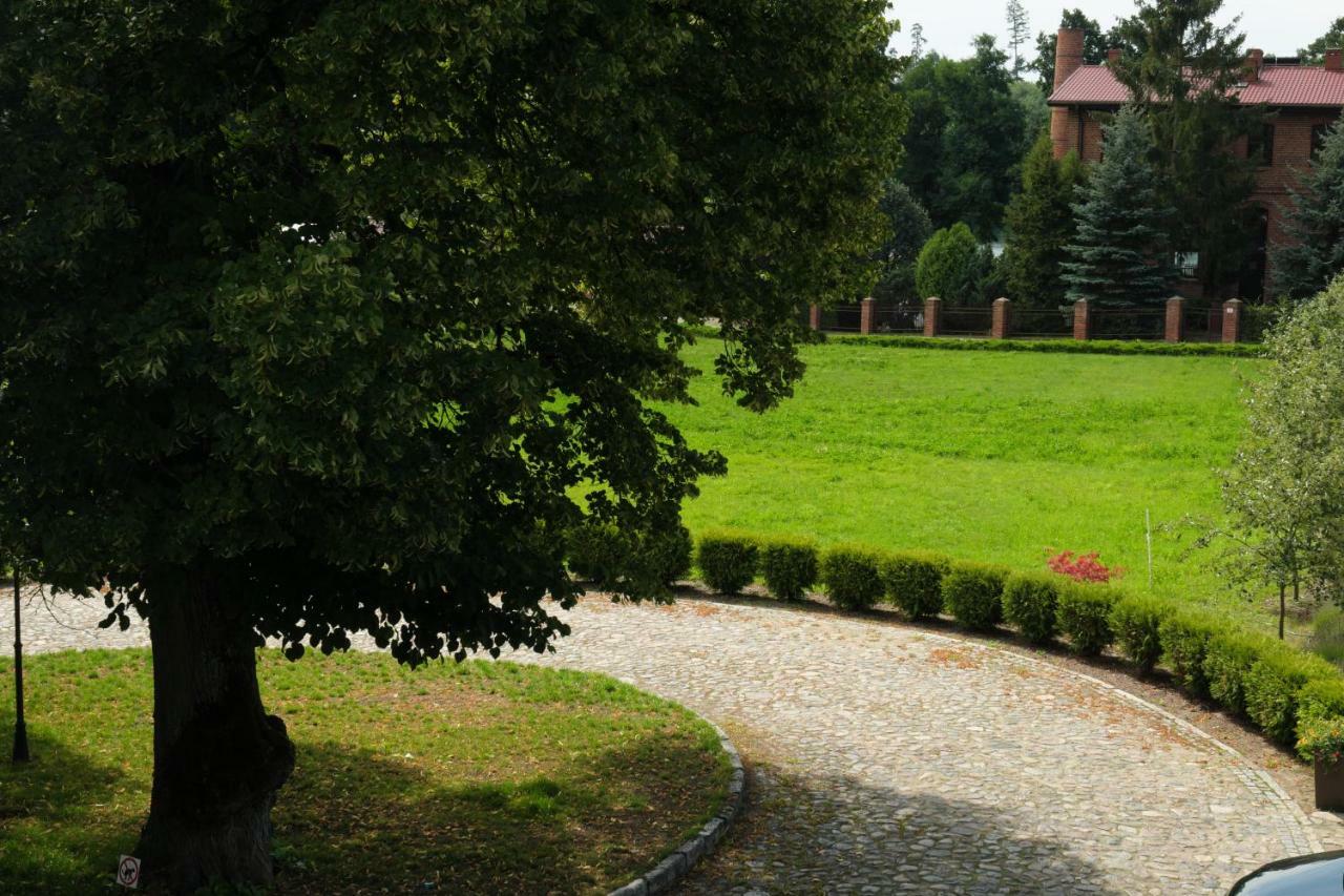 Stary Mlyn Strzeszyn Hotel Lubowo  ภายนอก รูปภาพ