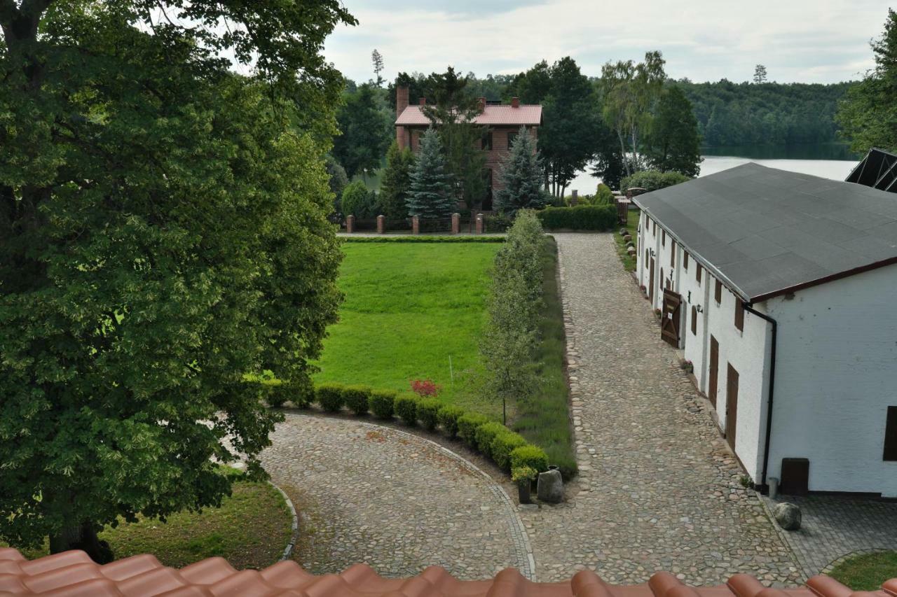 Stary Mlyn Strzeszyn Hotel Lubowo  ภายนอก รูปภาพ